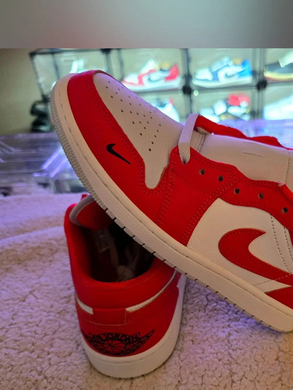 Men's Size 9 - Air Jordan 1 SE Low Chile Red/Summit White